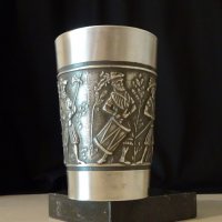 Рицарска чаша,халба от калай с ловни сцени. , снимка 2 - Антикварни и старинни предмети - 25660764