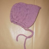 Плетена бебешка шапка в лилаво, нова , снимка 2 - Шапки, шалове и ръкавици - 8672901