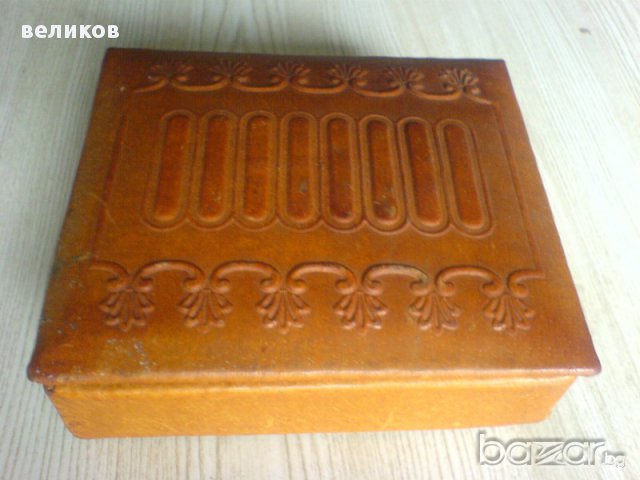Бижутерийна кутия , снимка 1 - Бижутерийни комплекти - 11784722