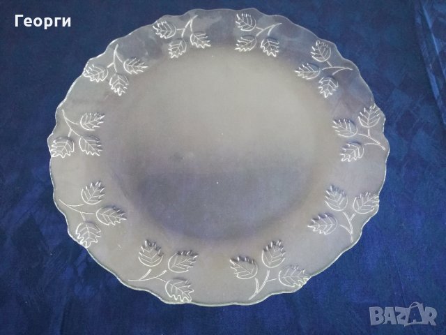 Стъклено плато за торта , снимка 2 - Чинии - 22847199