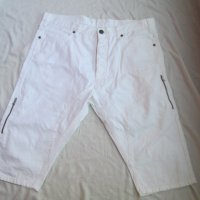 NEIL BARRETT нови маркови бели къси панталони размер 34., снимка 1 - Къси панталони - 25653538