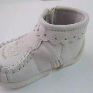 Бебешки буйки БЕКО пролет/есен в бяло, снимка 3 - Бебешки обувки - 15758857