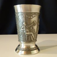 Немски бокал,чаша,гравиран калай. , снимка 2 - Антикварни и старинни предмети - 25586247