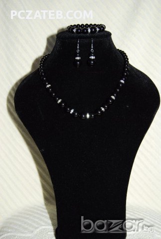Комплект от черни перлички гердан, гривна и обици, снимка 1 - Бижутерийни комплекти - 12907834