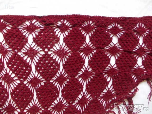 Ръчно плетен шал, снимка 3 - Шапки - 19990423