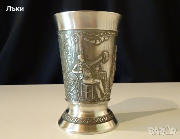 Немски бокал,чаша,гравиран калай. , снимка 2 - Антикварни и старинни предмети - 25586247