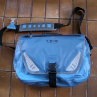 вводоустоичева чанта за лаптоп, снимка 1 - Водни спортове - 26001515