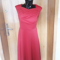 Червена разкроена рокля до коляното М, снимка 1 - Рокли - 25643881