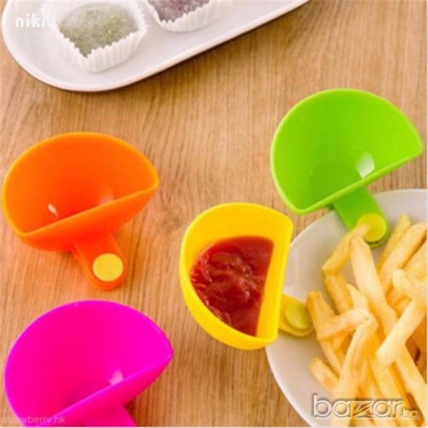 пластмасова купичка чашка за сос кетчуп и др. прикрепяща се към чиния , снимка 1