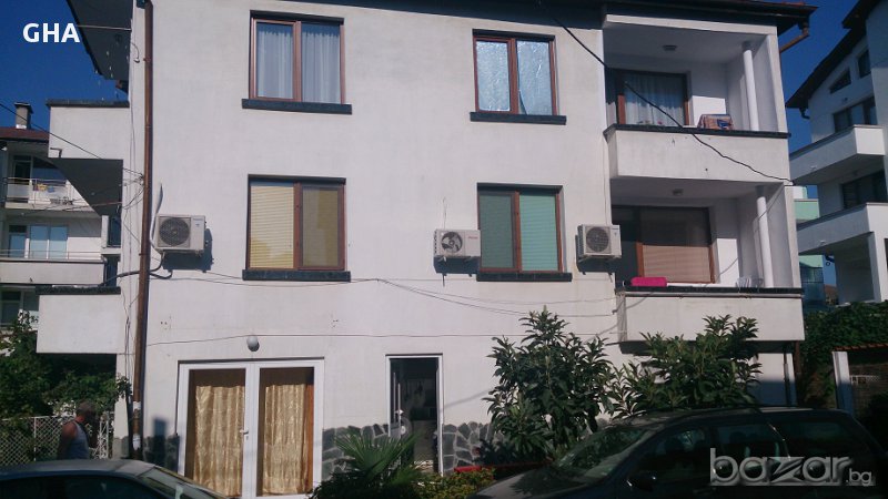 Апартаменти, етаж от кооперация центъра Приморско продава заменя, снимка 1