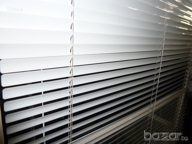 бели хоризонтални шори, снимка 2 - Домашен текстил - 14731923