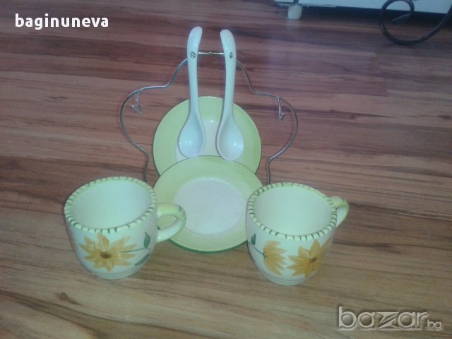 Нов сервиз от 2бр. чаши за кафе от порцелан със стойка, снимка 2 - Сервизи - 13270375