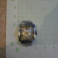 Часовник дамски "ЗАРЯ" ръчен съветски, снимка 1 - Дамски - 8543465