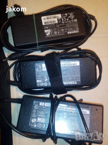 Продавам оригинални зарядни за TOSHIBA, снимка 1 - Кабели и адаптери - 21491000