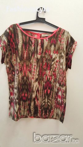 Дамска блуза в инрересен принт, снимка 2 - Тениски - 21179248