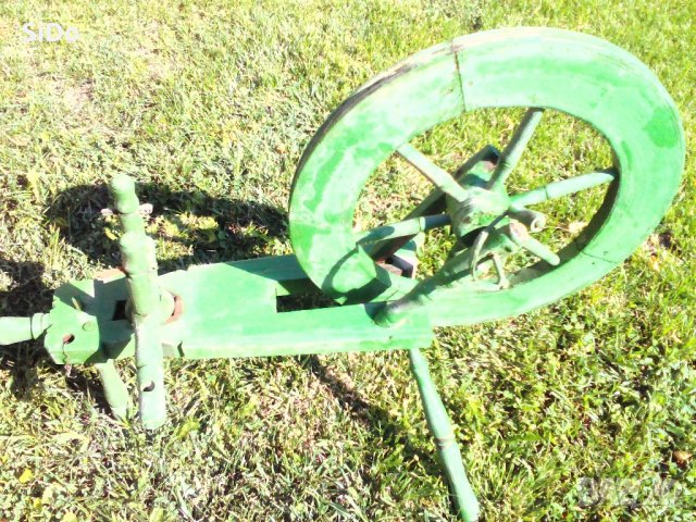 Чекрък за предене на вълна от 1937г. и 4 бр.масури с размери от 27 до 33 см +2 вретена за предене, снимка 12 - Колекции - 22186162