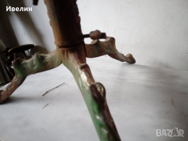 стара поставка за елха от метал, снимка 2 - Антикварни и старинни предмети - 23041517