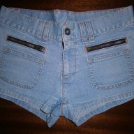 Дамски къси дънки levis, снимка 1 - Дънки - 13726663