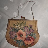 Колекционерска дамска чанта с два червени камъка 1900- 1920 г, снимка 3 - Антикварни и старинни предмети - 23112027