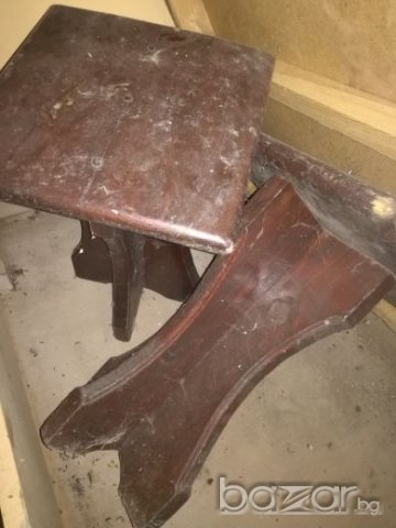 Продавам дървени столчета