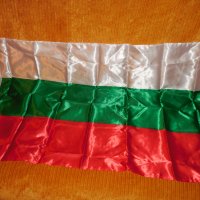 Български знамена българско национално знаме трибагреник флаг шито от полиестерна коприна подарък н, снимка 4 - Градински мебели, декорация  - 23486153