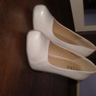 Обувки в цвят -пудра! Чисто нови, снимка 3 - Дамски обувки на ток - 15857671