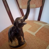 Статуетка на слон изработена от биволски рог, снимка 1 - Антикварни и старинни предмети - 22044363