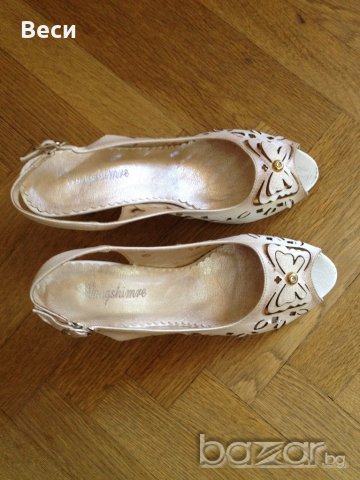 Сандали с пеперуди