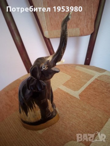 Статуетка на слон изработена от биволски рог