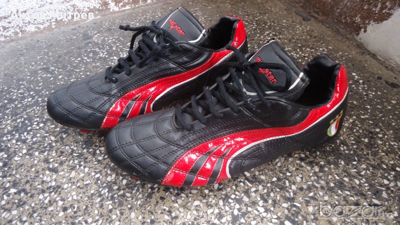 Продавам запазени бутонки за футбол Мат Стар, снимка 1