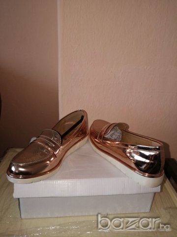 Модерни лачени дамски мокасини, снимка 2 - Дамски ежедневни обувки - 21307557