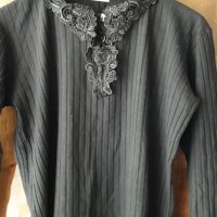 Дамска черна блуза с дълъг ръкав и дантелена яка, снимка 2 - Блузи с дълъг ръкав и пуловери - 25242122