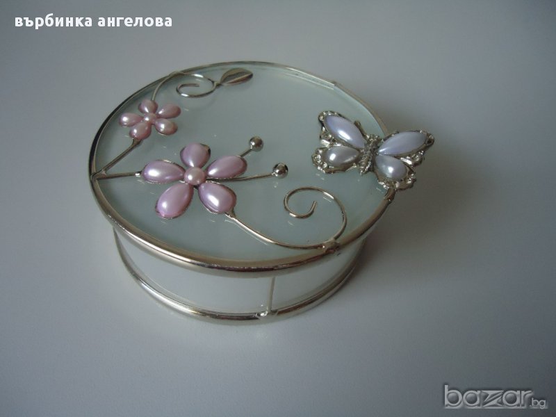 Красива кутийка за бижута от стъкло и метал , снимка 1