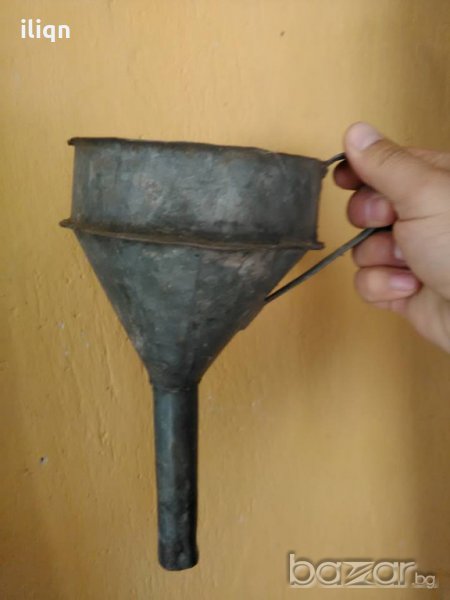 СТАРА МЕТАЛНА ФУНИЯ 26 СМ. ЦЕНА 5 ЛВ., снимка 1