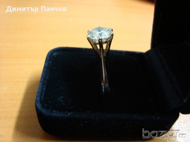 Дамски пръстен с диамант, снимка 4 - Пръстени - 20275665