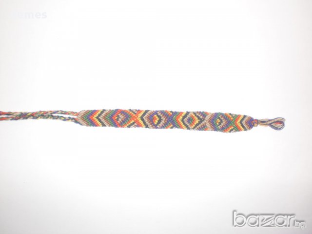 Ръчно плетена гривна с мексикански мотиви, снимка 3 - Гривни - 9068853