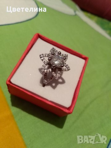  Пръстен с цирконии 