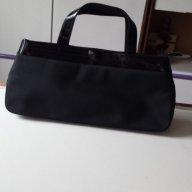 Черна чанта, снимка 1 - Чанти - 17574611