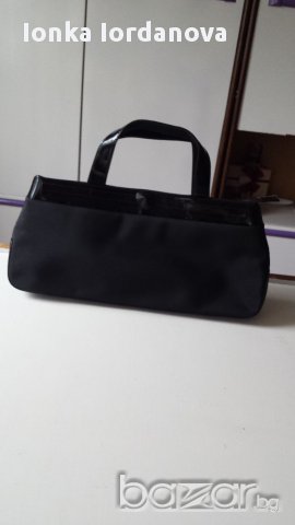 Черна чанта