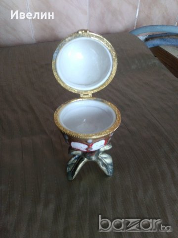 порцеланова кутия-яйце, снимка 4 - Антикварни и старинни предмети - 21171648