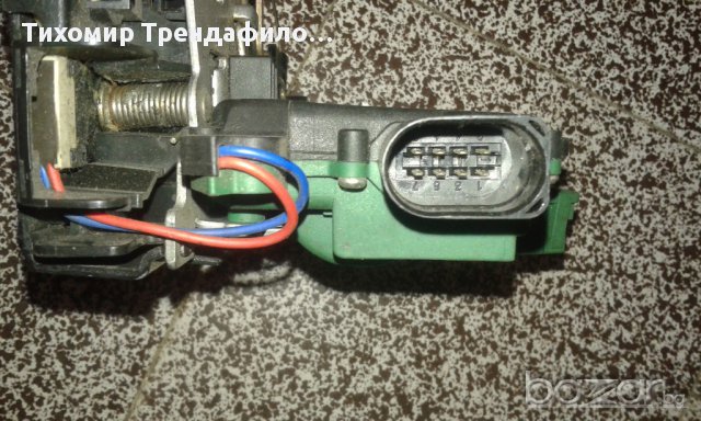 VW,Golf4, 3B1837016AD, 3B1 837 016 AD, брава за предна дясна врата голф4 или пасат, снимка 3 - Части - 18139718