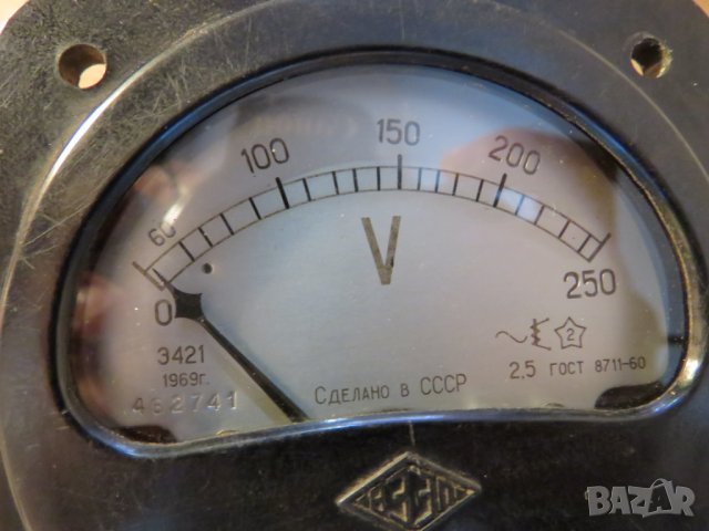Руски волтметър волтмер 0 - 250 волта  безупречно качество и прецизност от 1969 г. СССР, снимка 3 - Други инструменти - 25904626