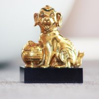 2018год. годината на китайското жълто куче 