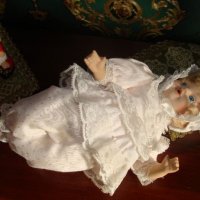  Ретро порцеланова кукла Promenade Collection Eugenie , снимка 1 - Колекции - 20908229