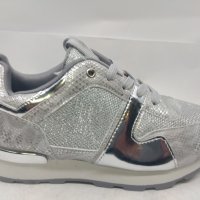 Дамски спортни обувки , снимка 1 - Кецове - 24665889