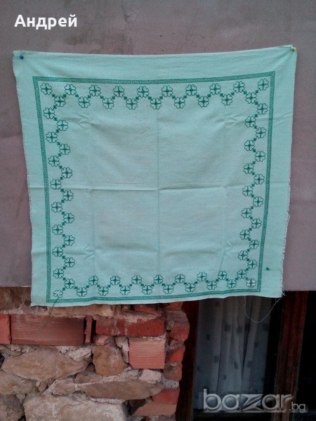 Бродирана покривка, снимка 1