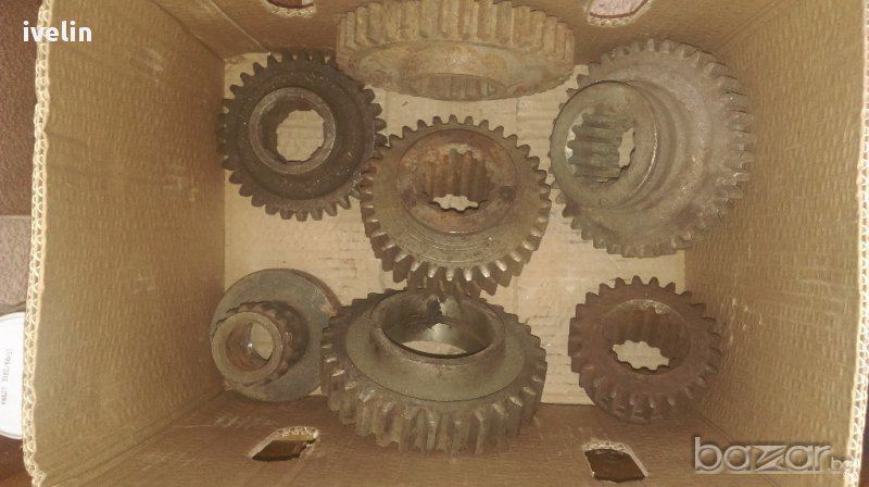 Зъбни колела за трактор дт 75, снимка 1