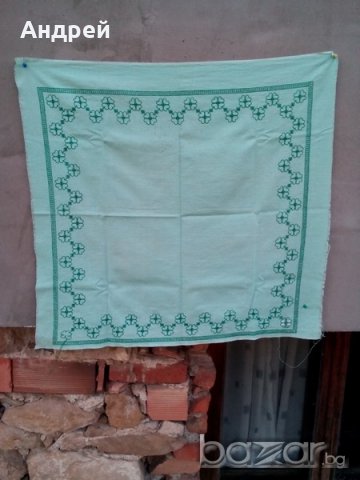 Бродирана покривка