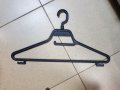 Продавам закачалки за дрехи с въртящи закачване., снимка 2