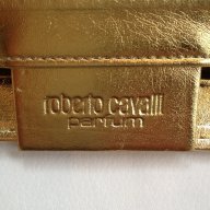 ROBERTO CAVALLI-нова златиста чанта-42 см. х 41 см. & с парфюмна мостра CAVALLI , снимка 8 - Чанти - 16470983